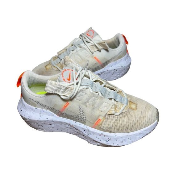 Women’s Nike waffle athletic shoes size 6.5 white - Picture 3 of 5